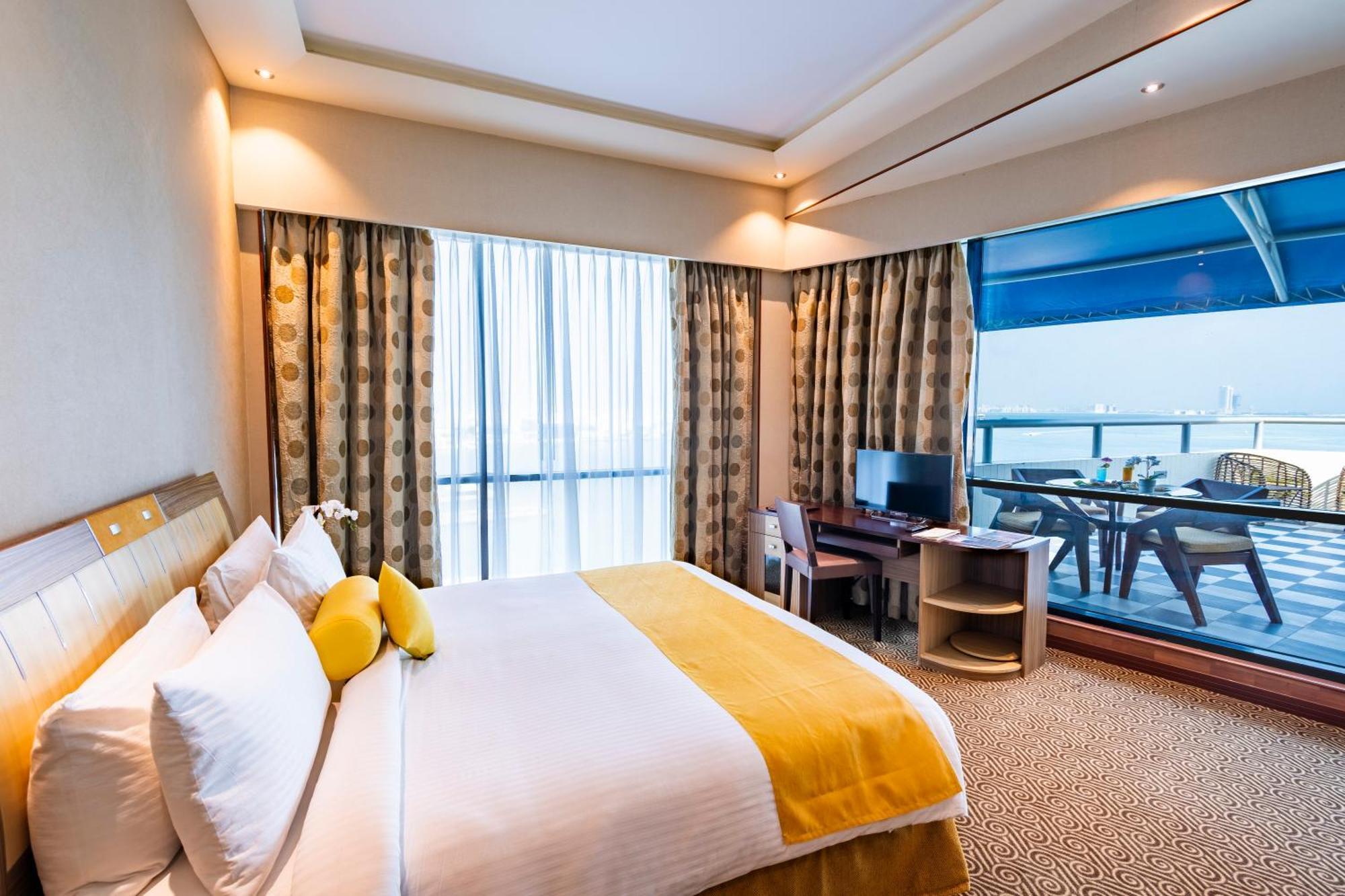 Suite con 2 Camere da Letto e Balcone