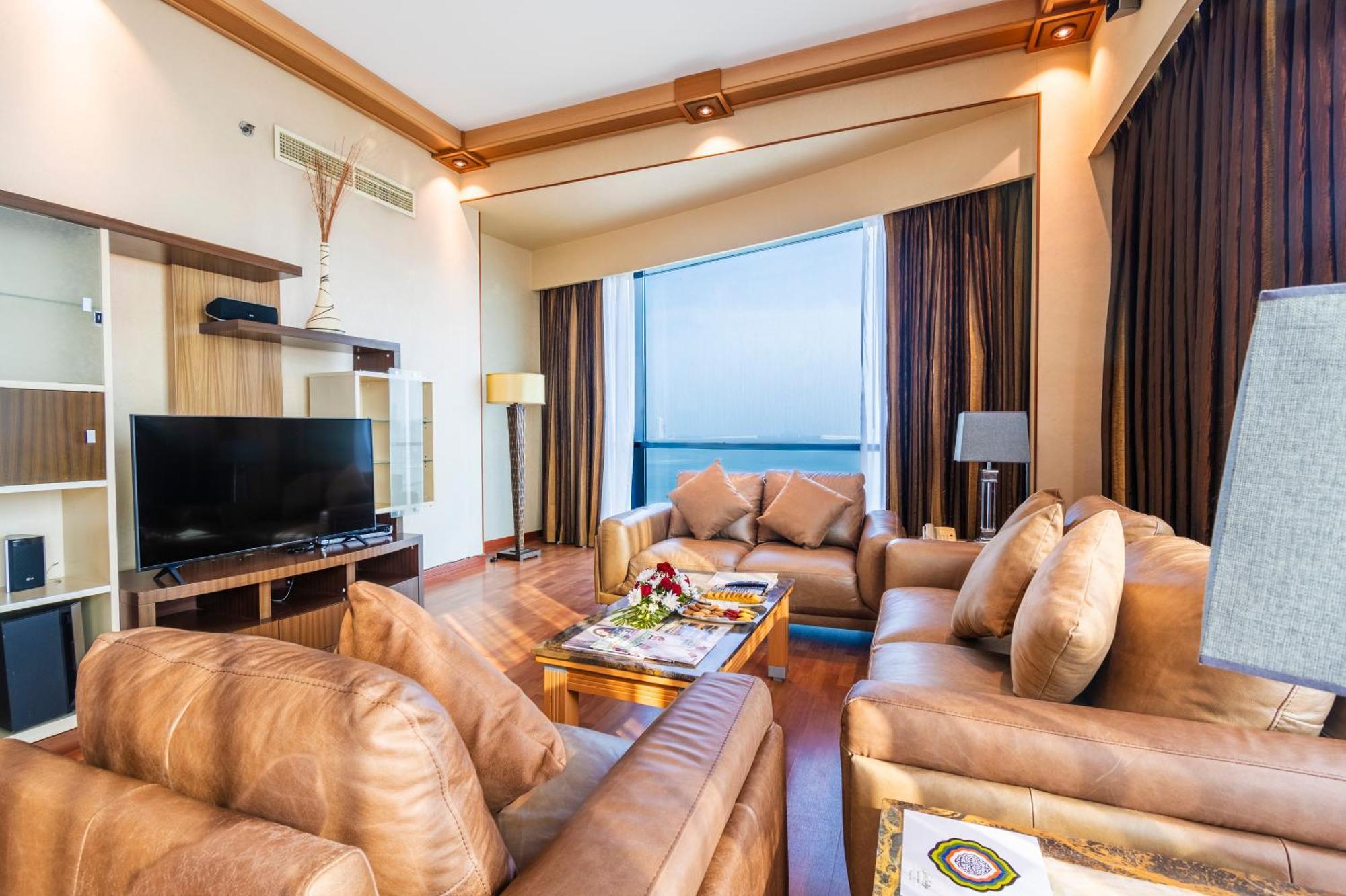 Suite con 3 Camere da Letto e Vista Mare